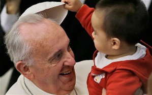 pope with child